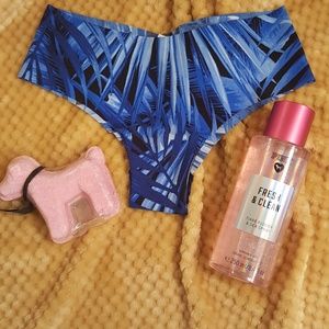 Victoria's Secret PINK XS no show cheekies